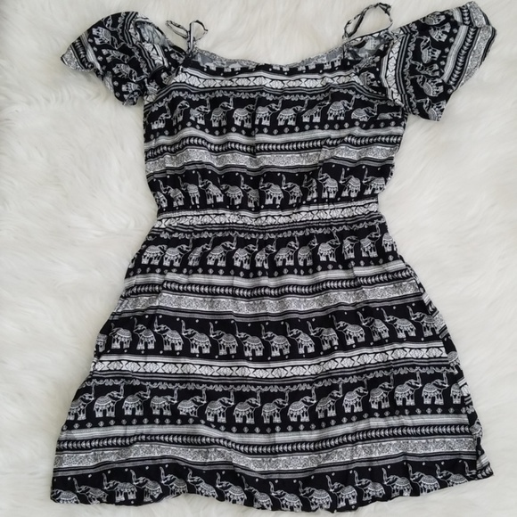 H & M Coachella elephant print dress. Size 6 - Picture 5 of 8